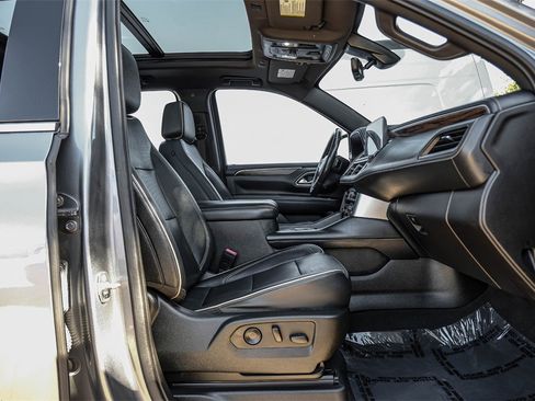 Used 2021 Chevrolet Suburban Premier w/ Premium Package image 38