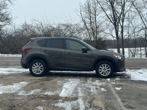 Used 2016 MAZDA CX-5 Touring image 4