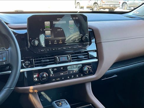 Used 2025 Nissan Pathfinder Platinum w/ Cargo Package image 6