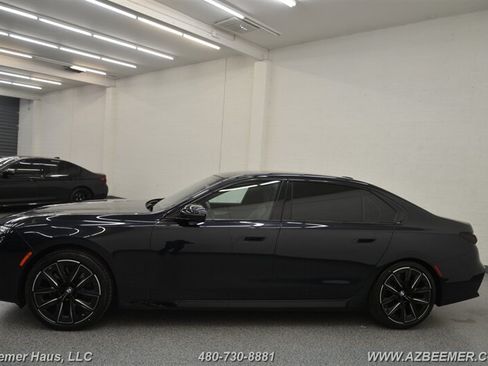 Used 2023 BMW 740i RWD image 5