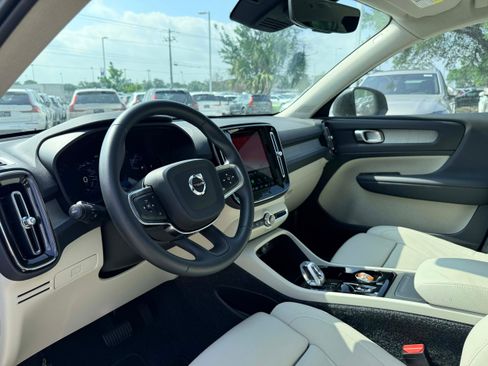 Certified 2026 Volvo XC40 B5 Plus AWD/4WD image 8