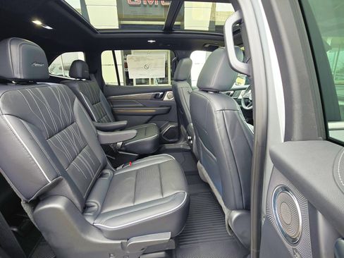 New 2026 Buick Enclave Avenir w/ Super Cruise Package image 18