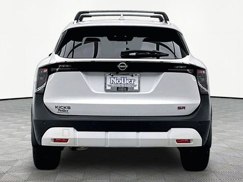 Used 2025 Nissan Kicks SR FWD image 4