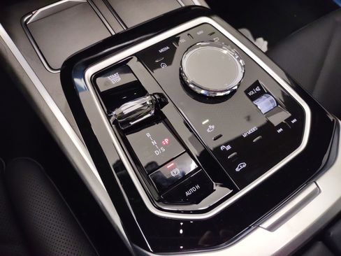 New 2026 BMW 740i w/ Premium Package image 15