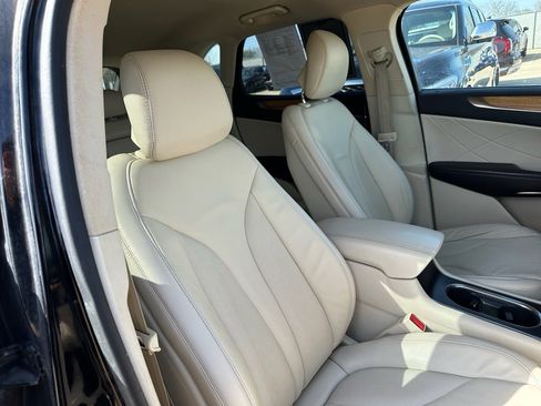 Used 2016 Lincoln MKC Select w/ Select Plus Package image 31