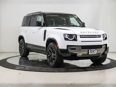 Used 2024 Land Rover Defender 110 X-Dynamic SE AWD/4WD image 5