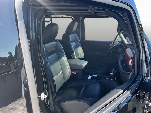 Used 2021 Jeep Gladiator Rubicon AWD/4WD image 9