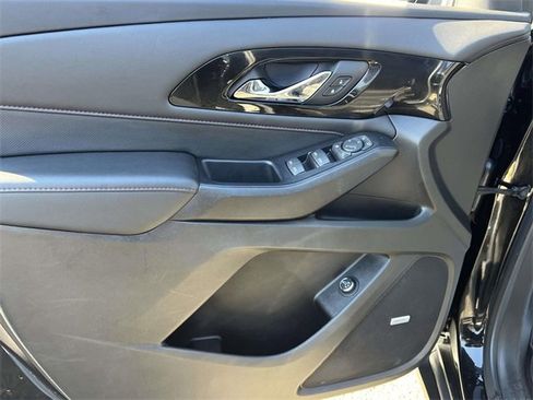 Used 2022 Chevrolet Traverse RS image 18