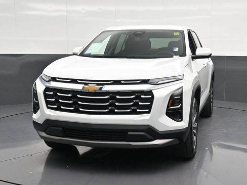Used 2026 Chevrolet Equinox LT w/ Safety and Technology Package FWD image 6