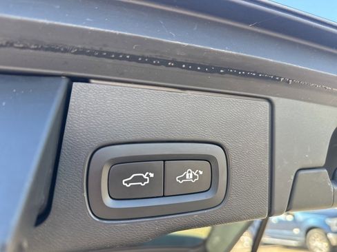 Used 2019 Volvo XC60 T5 Inscription w/ Protection Package Premier image 10