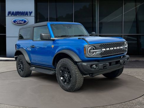 Used 2026 Ford Bronco Badlands AWD/4WD image 3