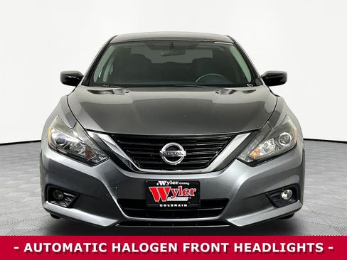 Used 2017 Nissan Altima 2.5 SR w/ Midnight Edition Package FWD image 2
