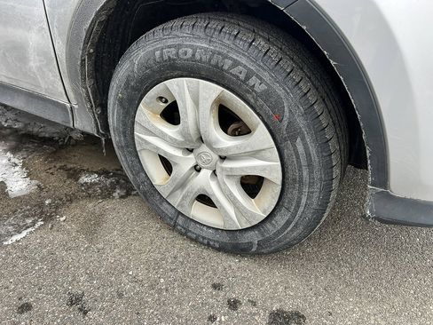 Used 2013 Toyota RAV4 LE image 4