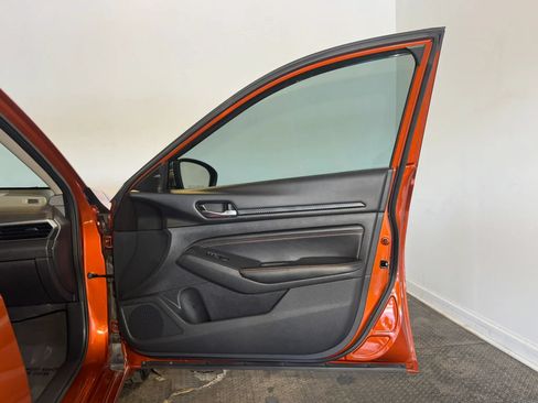 Used 2022 Nissan Altima 2.0 SR FWD image 22