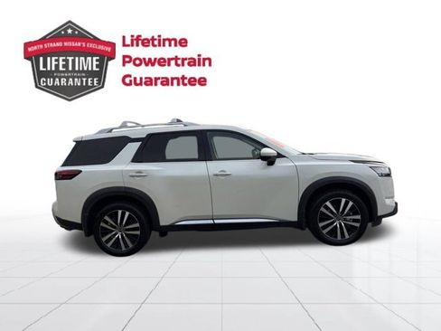 Certified 2024 Nissan Pathfinder Platinum w/ Cargo Package FWD image 8