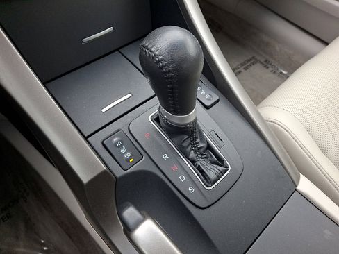 Used 2010 Acura TSX Sedan FWD image 17