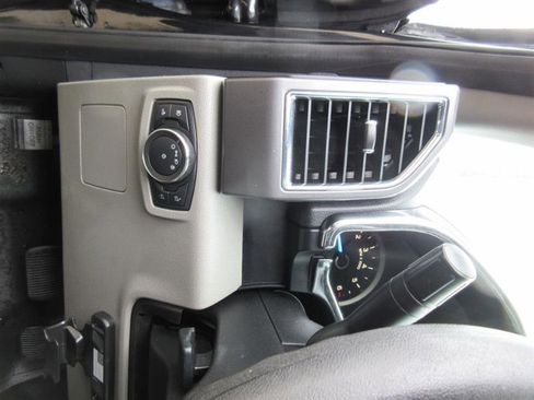Used 2015 Ford F150 XLT RWD image 11
