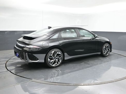 New 2025 Hyundai Ioniq 6 SEL image 5