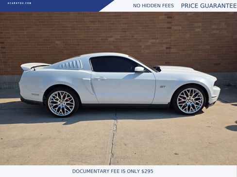 Used 2010 Ford Mustang GT Premium RWD image 9