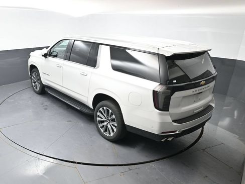 Used 2025 Chevrolet Suburban High Country AWD/4WD image 49