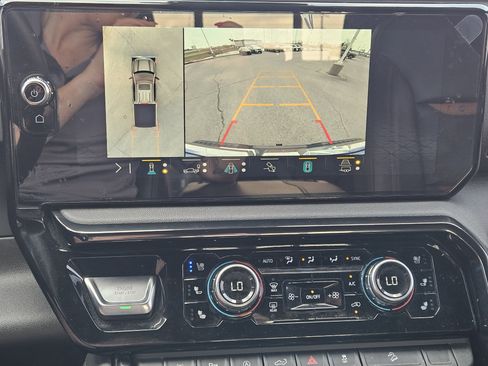 Used 2023 GMC Sierra 1500 AT4 w/ AT4 Preferred Package image 16