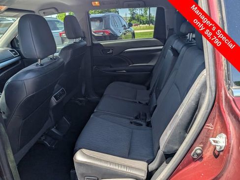 Used 2015 Toyota Highlander Plus AWD/4WD image 9