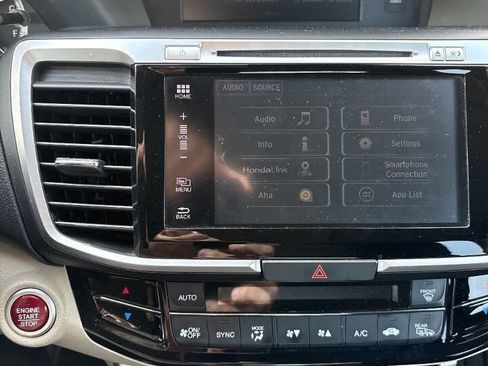 Used 2017 Honda Accord EX image 19
