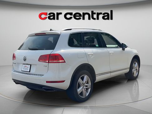 Used 2013 Volkswagen Touareg Sport AWD/4WD image 6