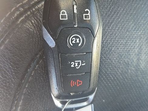 Used 2015 Ford F150 Lariat image 45