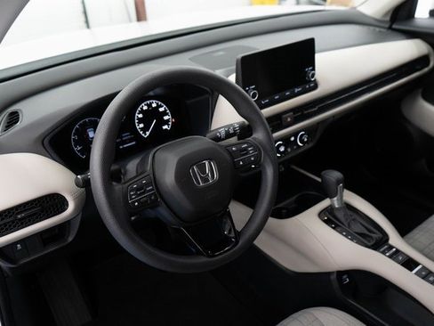 Certified 2023 Honda HR-V LX image 3