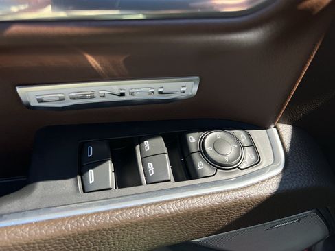 Used 2024 GMC Sierra 1500 Denali AWD/4WD image 15