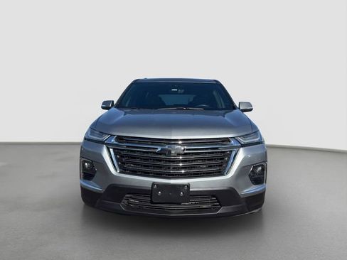 Used 2023 Chevrolet Traverse LT w/ LT Premium Package image 2