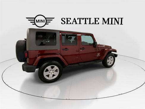 Used 2010 Jeep Wrangler Unlimited Sahara w/ Dual Top Group image 12