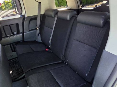 Used 2007 Toyota FJ Cruiser 4WD image 11