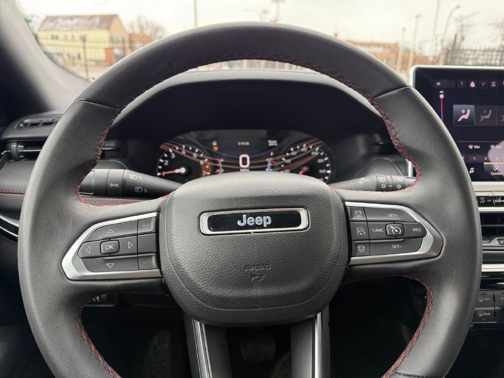 Used 2024 Jeep Compass Trailhawk AWD/4WD image 31