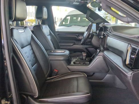 Used 2022 GMC Sierra 1500 AT4X image 30