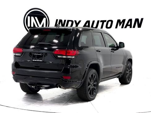 Used 2019 Jeep Grand Cherokee Altitude image 4