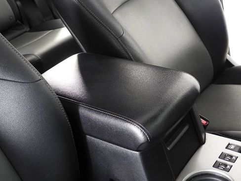 Used 2018 Toyota 4Runner SR5 Premium image 16