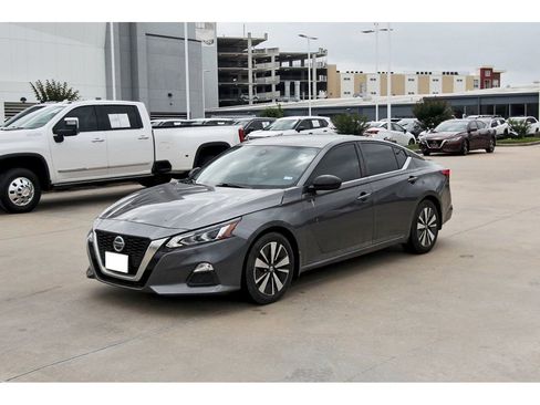 Used 2022 Nissan Altima 2.5 SR FWD image 2