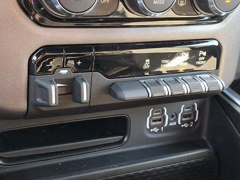 Used 2021 RAM 1500 Big Horn image 25