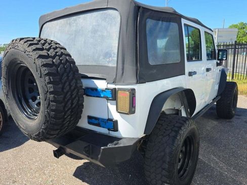 Used 2017 Jeep Wrangler Unlimited Sport w/ Connectivity Group AWD/4WD image 4