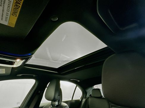 Used 2025 Mercedes-Benz C 300 Sedan image 25