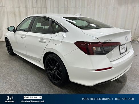 Used 2025 Honda Civic Sport image 6