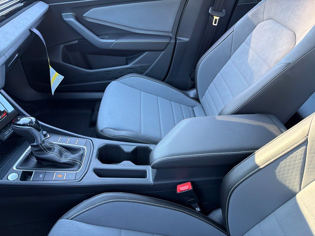 New 2027 Volkswagen Jetta SE FWD image 11