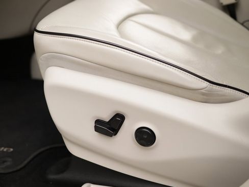 Used 2018 Chrysler Pacifica Limited w/ Advanced Safetytec Group image 24