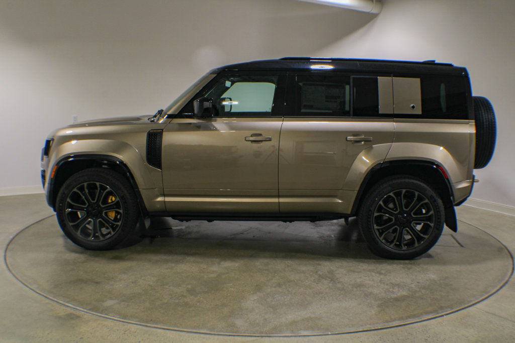 New 2026 Land Rover Defender 110 OCTA AWD/4WD image 3