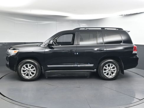 Used 2018 Toyota Land Cruiser Base image 5