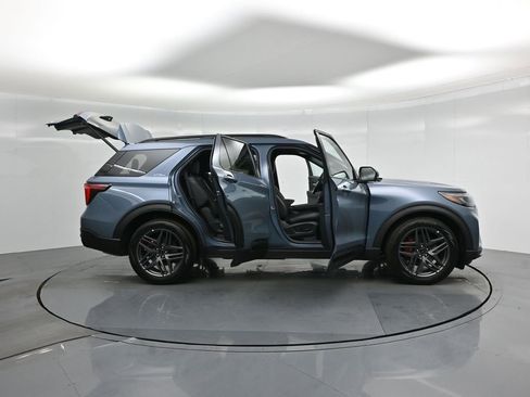 New 2026 Ford Explorer ST w/ Sun And Sound Package image 4