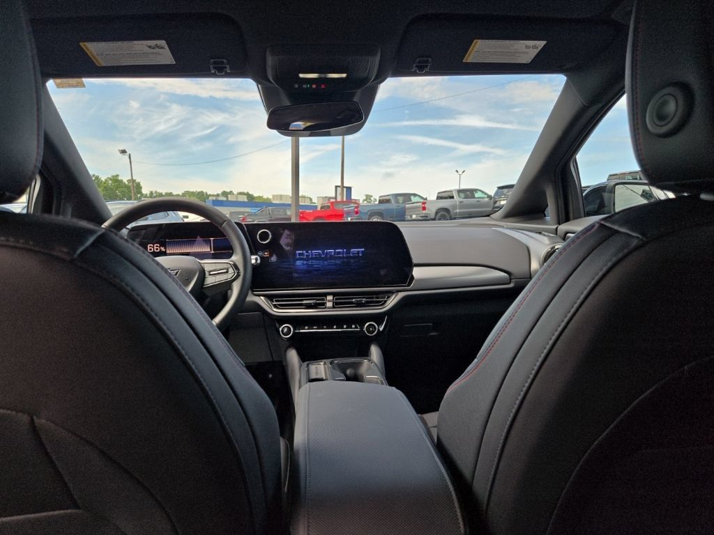 Certified 2025 Chevrolet Equinox EV RS FWD image 15