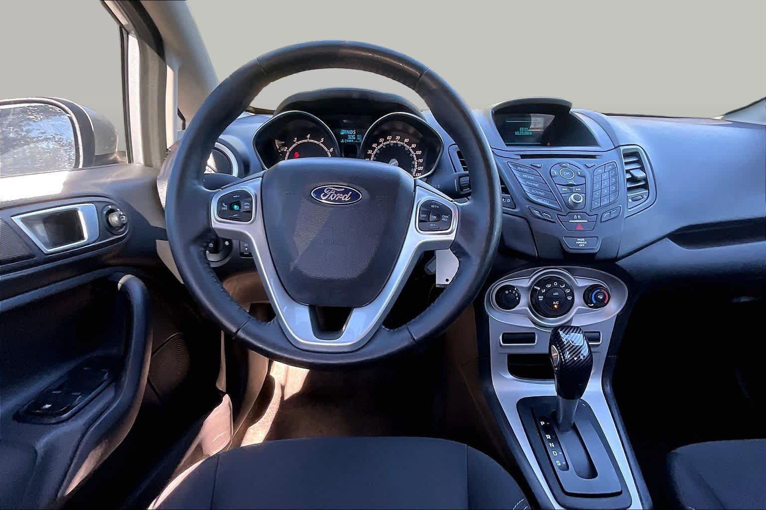 Used 2015 Ford Fiesta SE FWD image 6